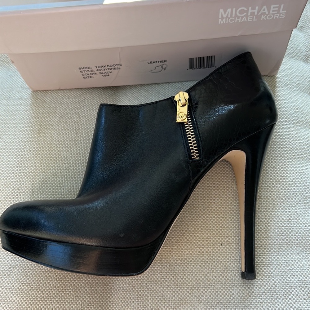 Michael Michael Kors bootie heels